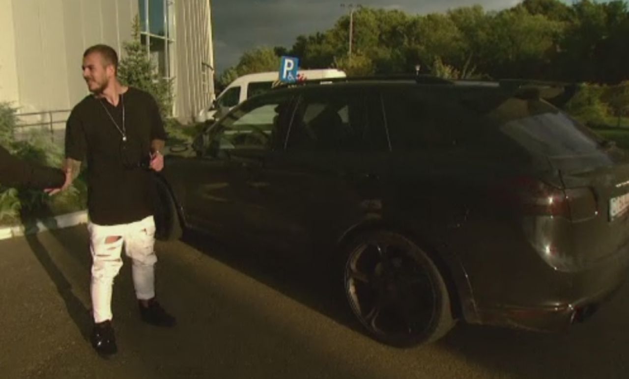 Alibec respecta traditia atacantilor cu super bolizi transferati de Steaua, ca Tucudean si Marica. Ce masina conduce - FOTO_4