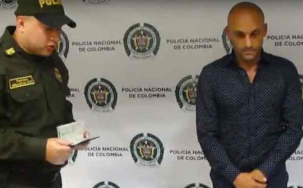 Incredibil: un fost international columbian a ajuns hamal pentru traficantii de cocaina si a fost prins pe aeroport. Ce cantitate de droguri avea asupra sa_4