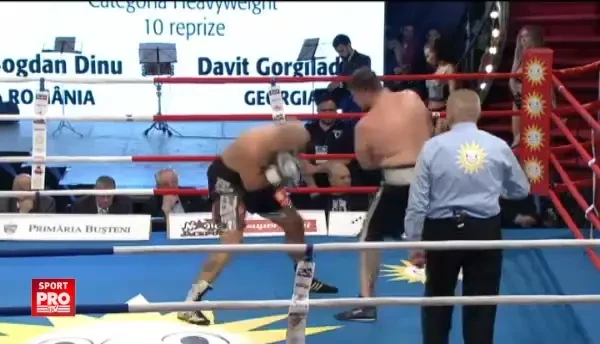 Dinu nu i-a dat NICIO sansa lui Gorgiladze! KO in repriza a 4-a, adversarul s-a ridicat cu greu pentru decizie