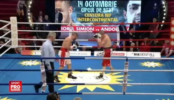 Bombardierul Simion, mai aproape de un meci de titlu mondial, dupa ce l-a invins senzational cu El Macho Gago. Bombardierul si-a aparat centura intercontinentala IBF