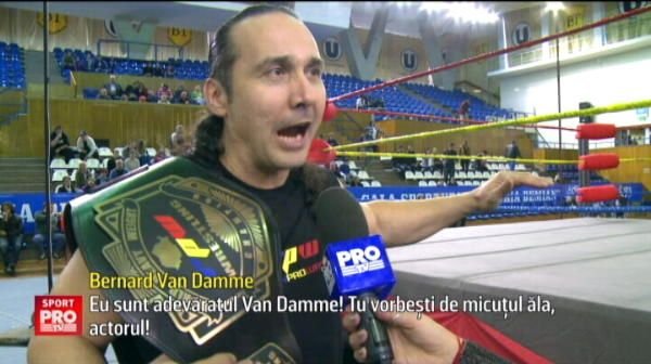 GENIAL! Van Damme din wrestling a venit in Romania! Cum si-a amenintat adversarii :))