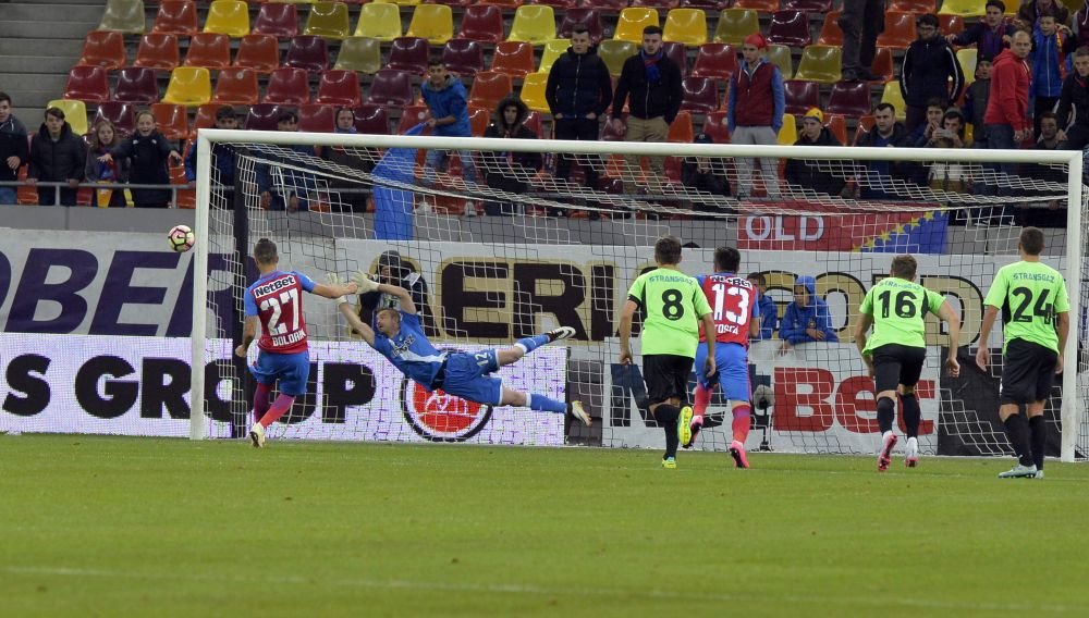 A jucat Balint fotbal... Poate pe vremea lui se faceau blaturi! Cretu a vrut sa-l dea pe Balint in judecata, dupa ce a fost suspectat ca a provocat penalty intentionat