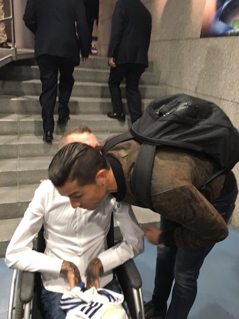 Gestul formidabil al lui Cristiano Ronaldo. Ce invitat special a avut la meciul cu Legia din Champions League. FOTO_2