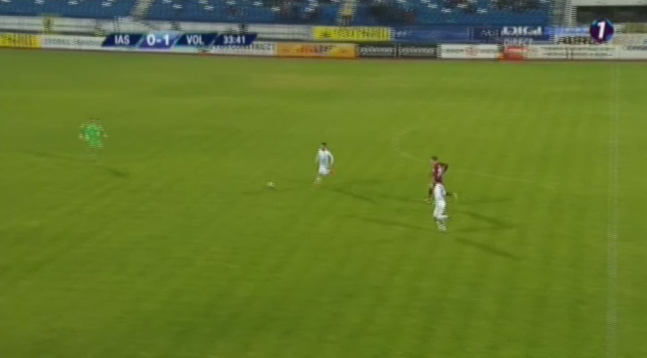 L-a dus Capatana :) Mihai Capatana, de la Voluntari, a inscris unul dintre cele mai tari goluri ale sezonului din Liga I: sut din propria jumatate. FOTO_1
