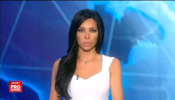 IMAGINI SOCANTE | Fotbal cu lovituri interzise si in cusca de MMA! VIDEO: Ce s-a intamplat la un meci din Romania