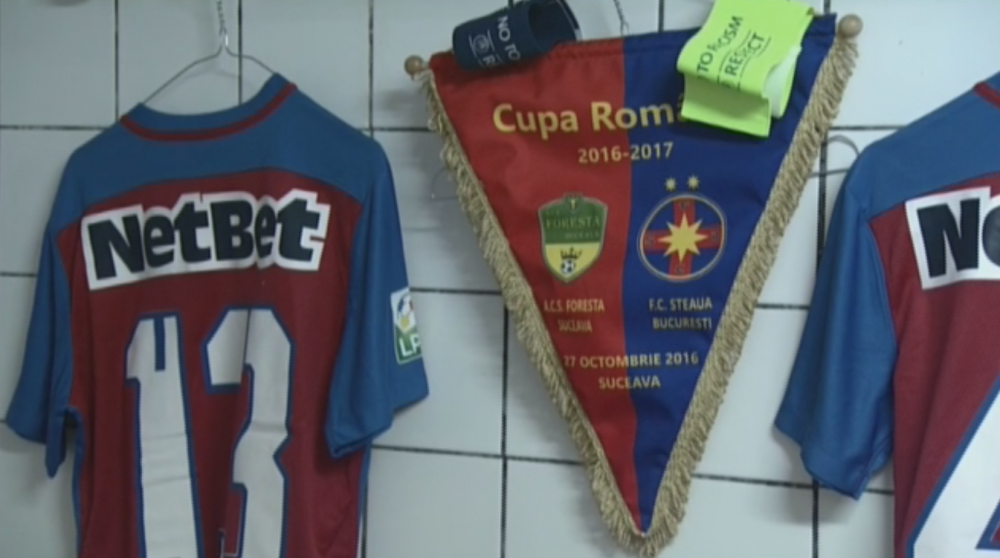 Setati-va ceasurile cu 25 de ani in urma :) Imagini fabuloase din vestiarele stadionului de la Suceava: cel al gazdelor, incalzit cu o soba de teracota | Galerie FOTO_2