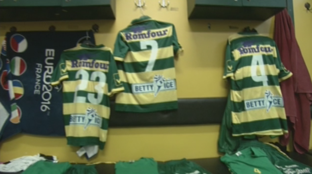 Setati-va ceasurile cu 25 de ani in urma :) Imagini fabuloase din vestiarele stadionului de la Suceava: cel al gazdelor, incalzit cu o soba de teracota | Galerie FOTO_4