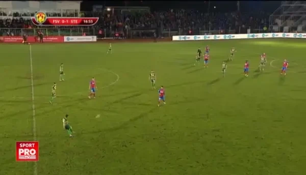 Reghecampf i-a dat o noua sansa dupa ce Becali a anuntat ca nu va mai juca la Steaua , insa Mitrea a comis-o din nou. Fundasul a sarit pe sub minge la golul Forestei | VIDEO