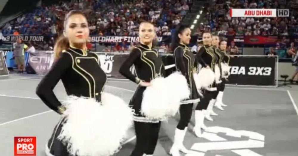 Echipa de majorete din Romania care i-a incantat pe arabi! Au facut show total pe muzica lui Enescu VIDEO