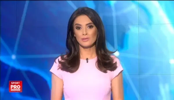 A renuntat la armata si acum e antrenor de FITNESS! Cum le antreneaza pe vedete