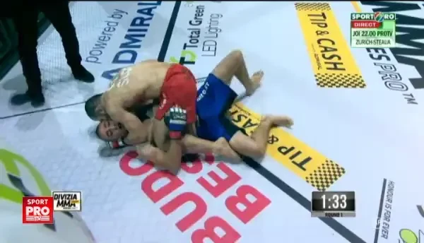 DISTRUGATOR! Bombardierul Pascu l-a spulberat pe Markovic in prima repriza! L-a UMPLUT de sange. VIDEO