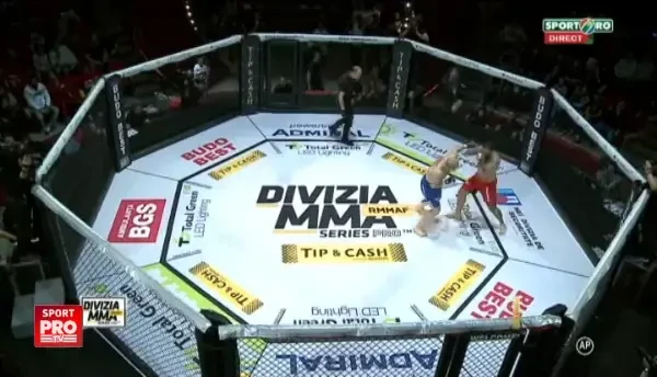 Cel mai dur KO vazut vreodata! Totul s-a intamplat in doar 9 secunde de la startul meciului! VIDEO NERECOMANDAT SUB 16 ANI