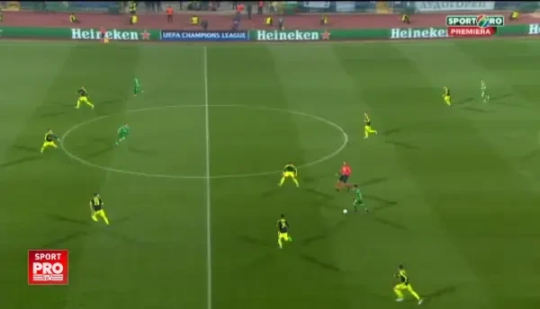 REPLICA FENOMENALA a lui Keseru dupa ce a fost lasat acasa de Daum! A dat 8 goluri in 4 meciuri! Vezi reusita cu Arsenal. VIDEO