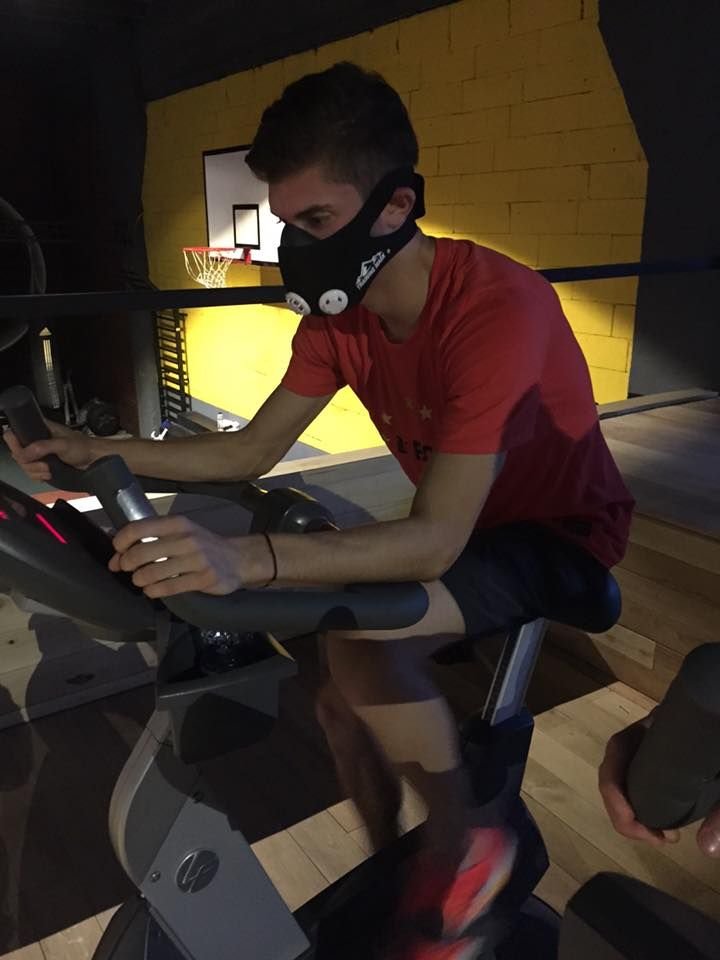 In timp ce Steaua se lupta la Zurich pentru a ramane in Europa, Florin Tanase trage tare ca sa revina dupa accidentare. Cum s-a fotografiat astazi