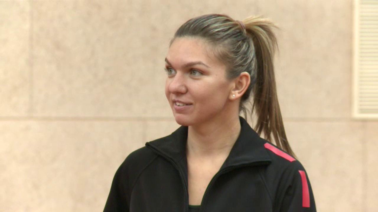 Halep, lectie de tenis pentru copii: