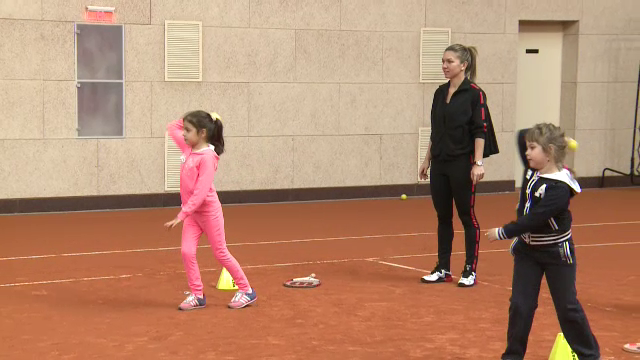 Halep, lectie de tenis pentru copii: 