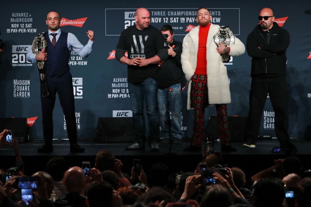 Aparitie halucinanta a lui Conor McGregor, inainte de meciul de duminica. 