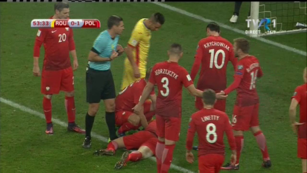 FOTO! Incidente incredibile pe National Arena! O petarda a explodat langa Lewandowski_1