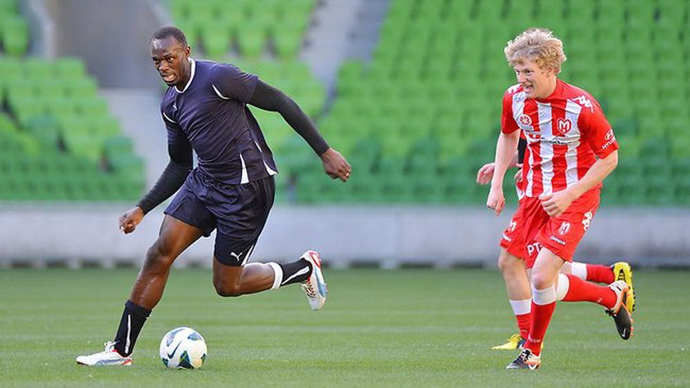 Bolt n-a glumit! S-a lasat de atletism si s-a apucat de fotbal! Cu ce gigant european se antreneaza