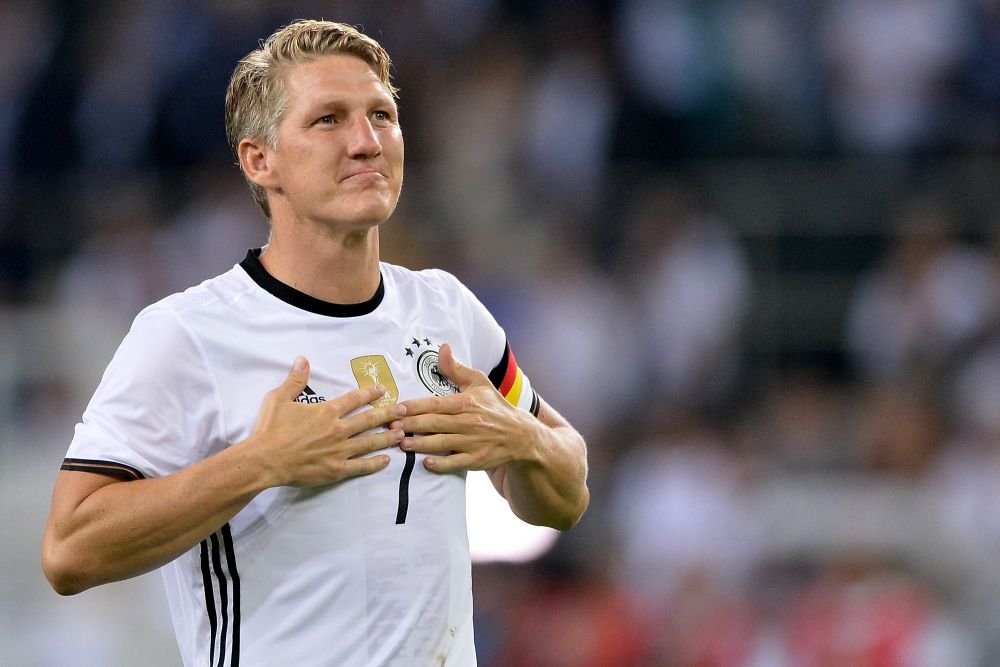 Destinatie surpriza pentru campionul mondial Schweinsteiger. Neamtul are mari sanse sa fie coleg cu un roman, dupa perioada horror de la Manchester United