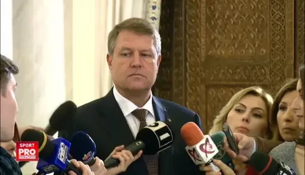 Ce a vrut sa spuna Iohannis? :) Cum a reactionat presedintele Romaniei dupa ce a fost intrebat cum i se pare selectionerul Daum. VIDEO