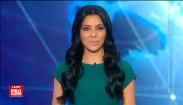 Joaca fotbal si le-a luat fata Sharapovei si lui Ana Ivanovic! Cine este frumoasa care va aparea pe coperta Sports Illustrated