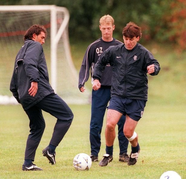 10 imagini istorice din cariera lui Daniel Prodan. Lacrimile dupa meciul Romaniei cu Suedia, ultimul meci in tricoul nationalei si revederea cu Diego Simeone dupa 14 ani, la Bucuresti_9