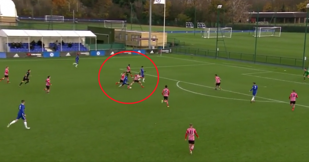 Gardos a jucat din nou, dar a avut viata grea cu starurile lui Chelsea: s-a duelat cu Fabregas si Batshuayi si a fost driblat usor la un gol. VIDEO