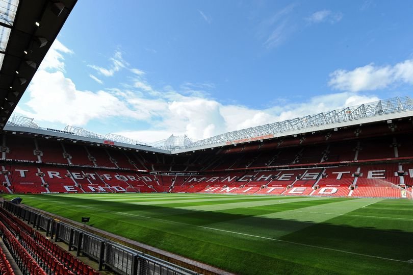 Doi fani Man United au DORMIT pe stadion pentru ca nu-si permiteau bilete la meciul cu Arsenal. Unde s-au ascuns