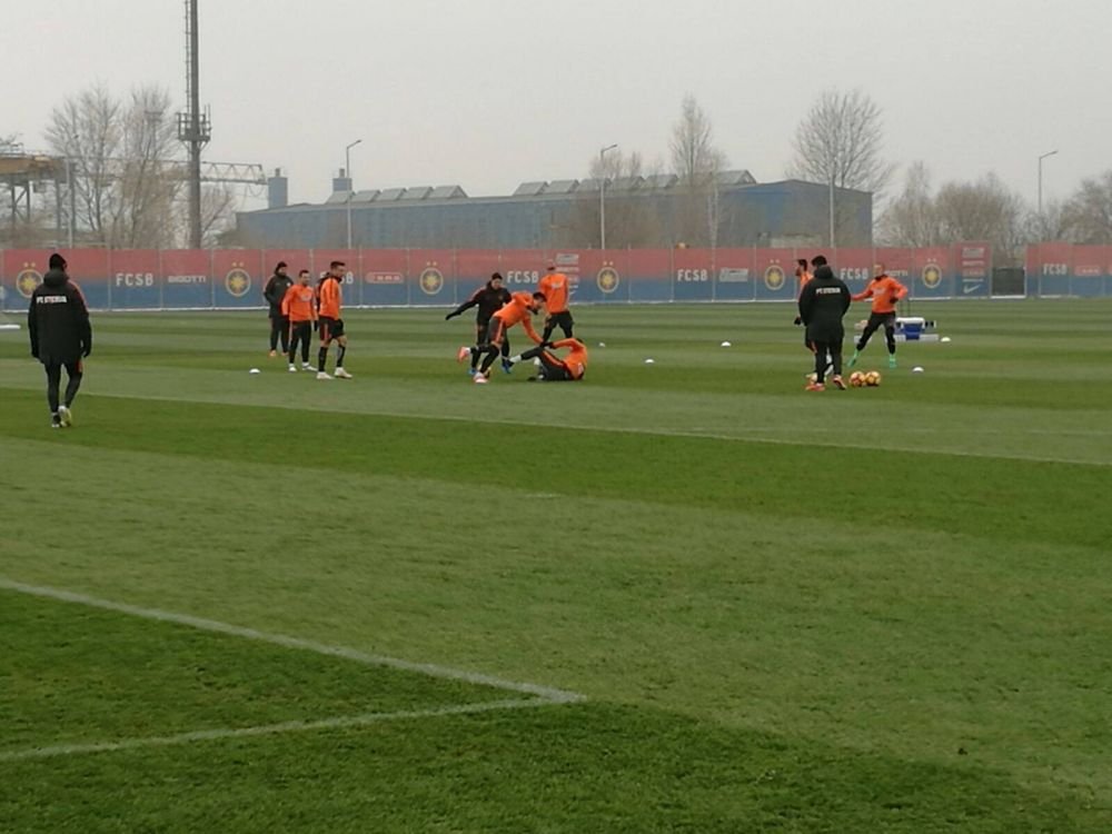 VIDEO: Tamas, aparitia zilei la antrenamentul Stelei. Cum a venit imbracat :) | Prezenta surpriza in lot. Ce fotbalist a revenit_2