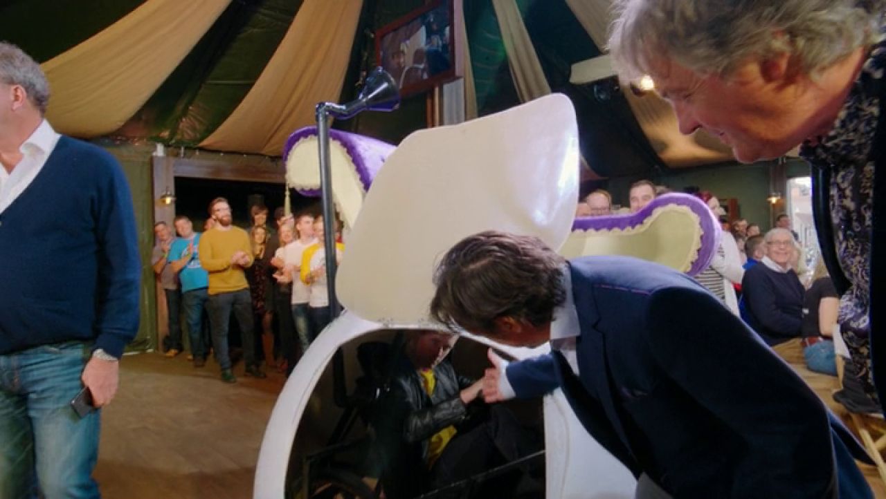 Jeremy Clarkson i-a ironizat pe imigrantii romani din Marea Britanie in noua emisiune:
