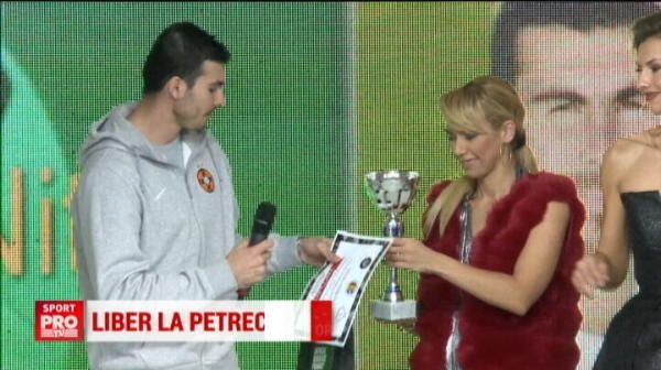 Ignorati de nationala, Nita si Tamas au fost premiati la Gala Fotbalului romanesc! Cei doi au incalcat ordinele lui Reghe :) VIDEO