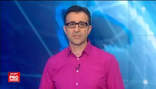 Fratii Stoica au sarit sa-l apere pe Hagi dupa ce acesta a fost atacat de Rambe de la Craiova. Terenul de fotbal nu e ring VIDEO