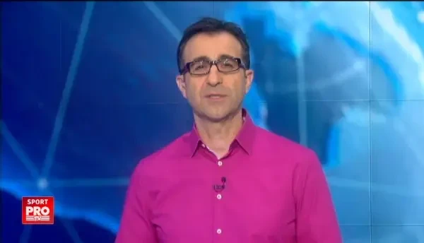 Mos Nicolae a venit azi la copii si cu carti. Tecau a scris prima lui carte - viata in ritm de tenis.