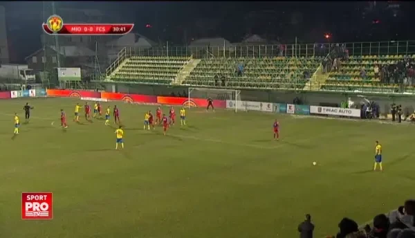 Mioveni 0-0 Steaua, min 31. Sansa mare de gol pentru Mioveni