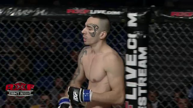 FOTO Aparitia serii la gala MMA de la Ploiesti! Si-a facut tatuaj pe fata ca Mike Tyson! Ce a patit in prima repriza_5
