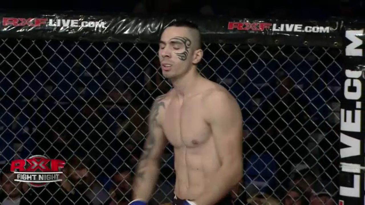 FOTO Aparitia serii la gala MMA de la Ploiesti! Si-a facut tatuaj pe fata ca Mike Tyson! Ce a patit in prima repriza_6