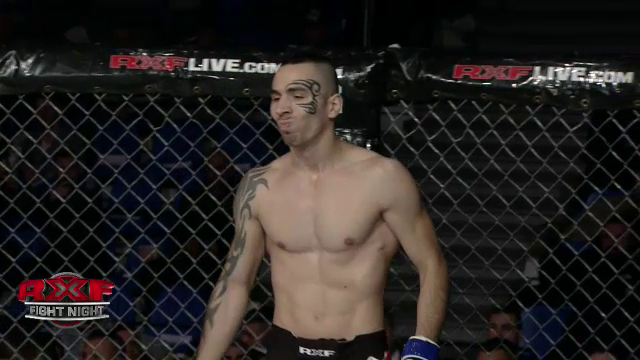 FOTO Aparitia serii la gala MMA de la Ploiesti! Si-a facut tatuaj pe fata ca Mike Tyson! Ce a patit in prima repriza_7