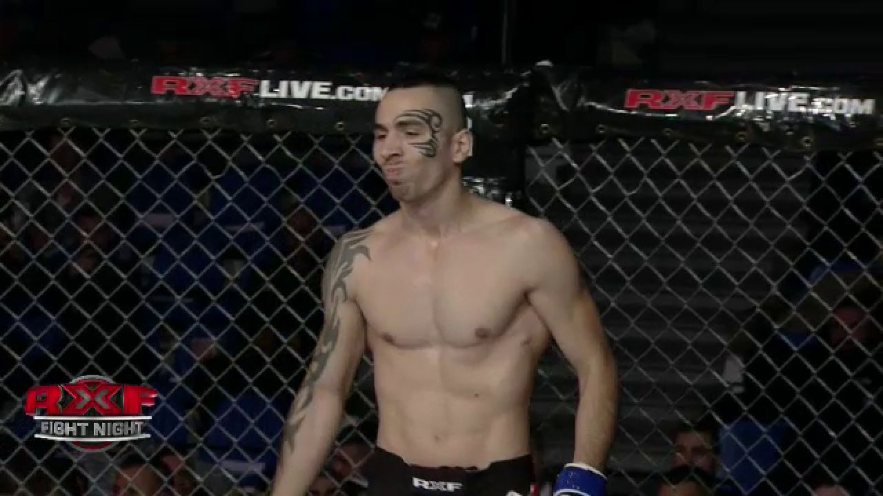 FOTO Aparitia serii la gala MMA de la Ploiesti! Si-a facut tatuaj pe fata ca Mike Tyson! Ce a patit in prima repriza_7
