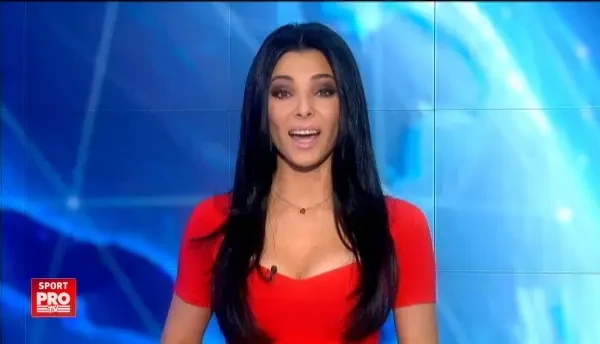 Mos Craciun e alb-albastru! Vedetele Craiovei si Sorin Cartu au impartit cadouri juniorilor. VIDEO