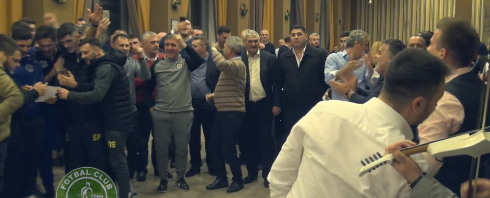VIDEO GENIAL |&nbsp;Hagi a lansat imnul de CAMPIOANA al Viitorului! Cum l-a cantat alaturi de jucatori
