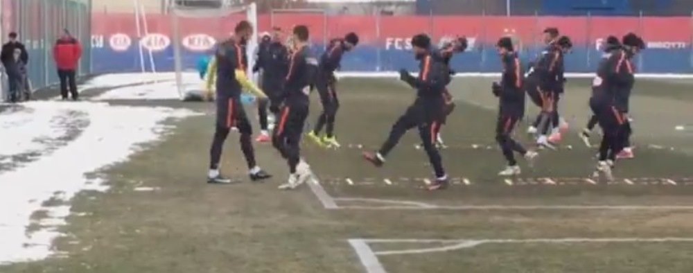 VIDEO: Reghe scoate toate armele pentru derby! Aparitiile surpriza la antrenamentul oficial. Pe cine a chemat