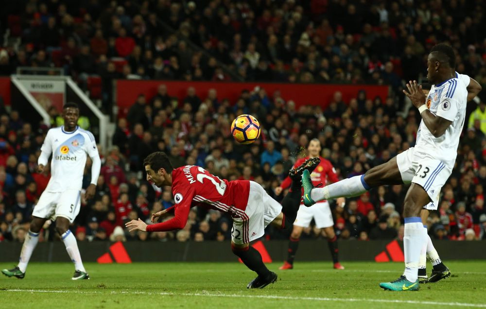 A dat golul anului, dar a fost in offside! SCORPION KICK fabulos reusit de Mkhitaryan pentru United! VIDEO