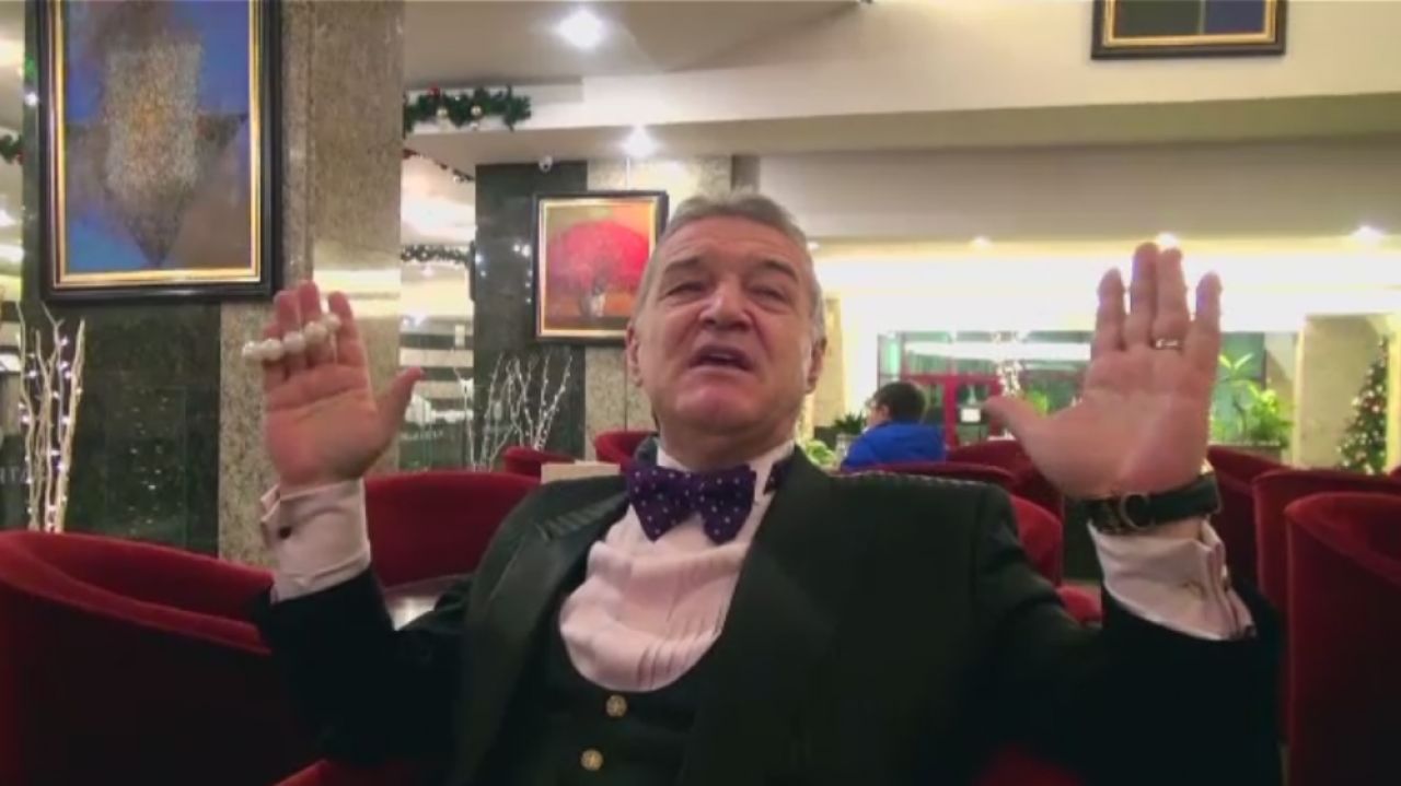 Tinuta spectaculoasa pentru Becali de Revelion! Ceas de aur si papion mov :) Cum a aparut patronul Stelei FOTO_1