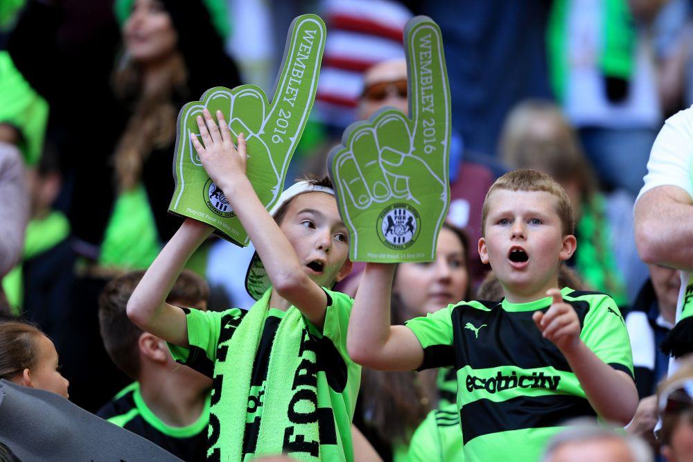 Primul club HIPSTER din lume le serveste jucatorilor doar produse vegane si vrea sa-si faca stadion DIN LEMN_3