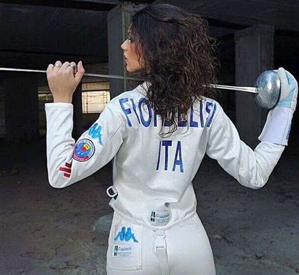 Motivul pentru care acest superb model i-a cerut scuze public lui Gonzalo Higuain! FOTO_4
