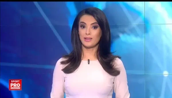 Nadia s-a dus la sala cu Arnold Schwarzenegger! Imaginea inceputului de an