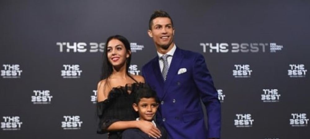 FOTO! Aparitie incendiara la gala FIFA! Cristiano Ronaldo si-a prezentat public noua iubita