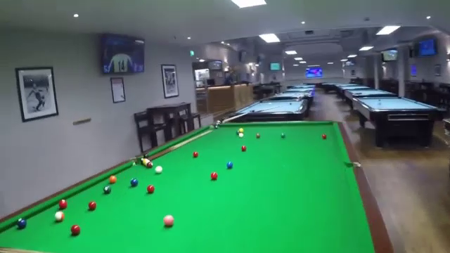 Cel mai tare truc posibil din biliard. Au stat 11 ore sa-l pregateasca