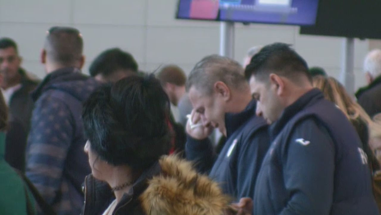Sumudica a inceput sa planga in aeroport! Vestea tragica pe care a primit-o inainte sa plece in cantonament_4